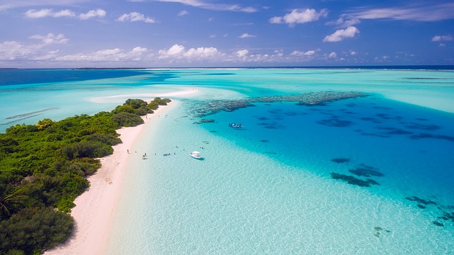 WONDERS OF THE MALDIVES | Most Beautiful Islands in The Maldives